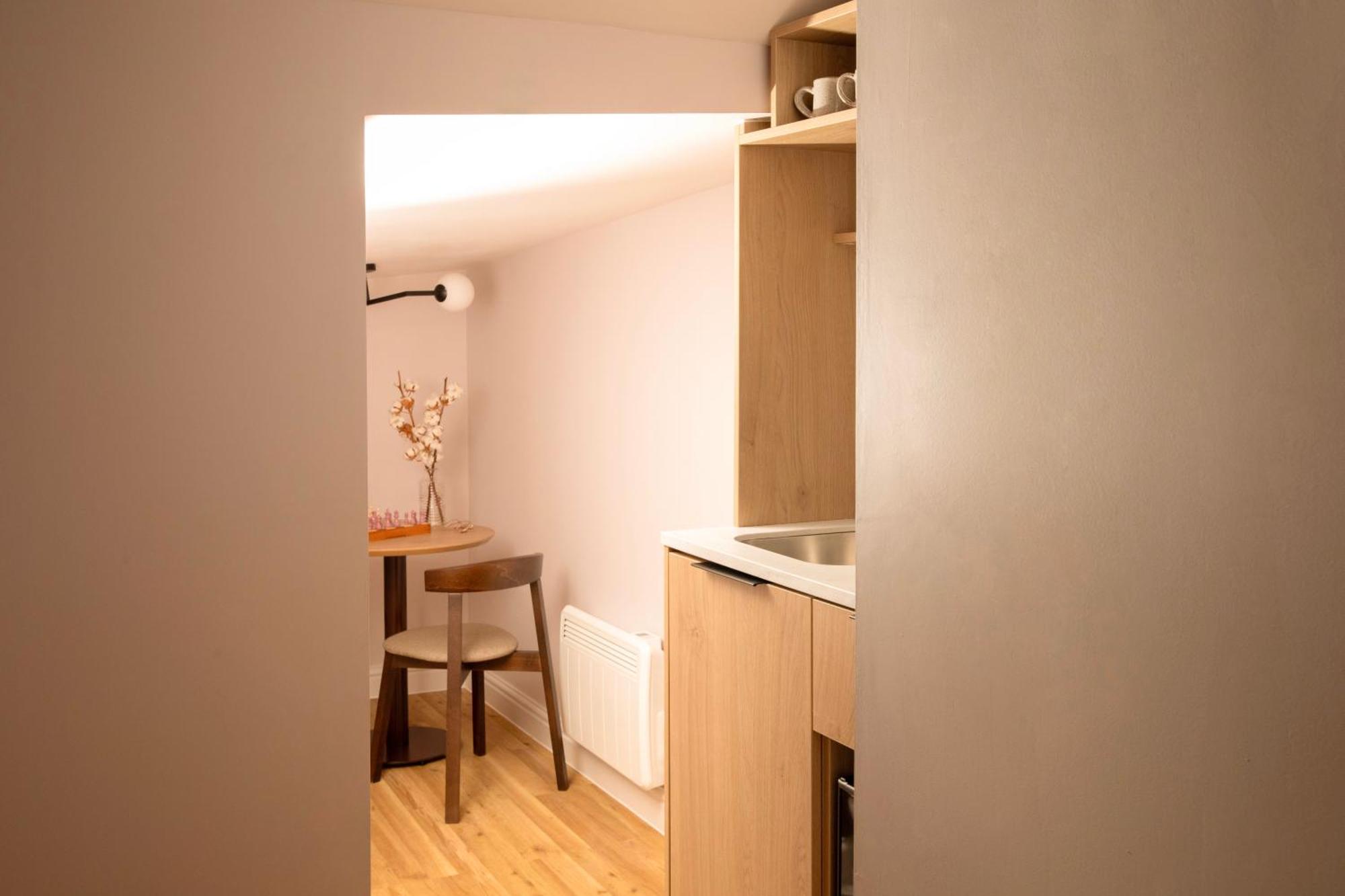 Original Studio Lower Ground Kitchenette