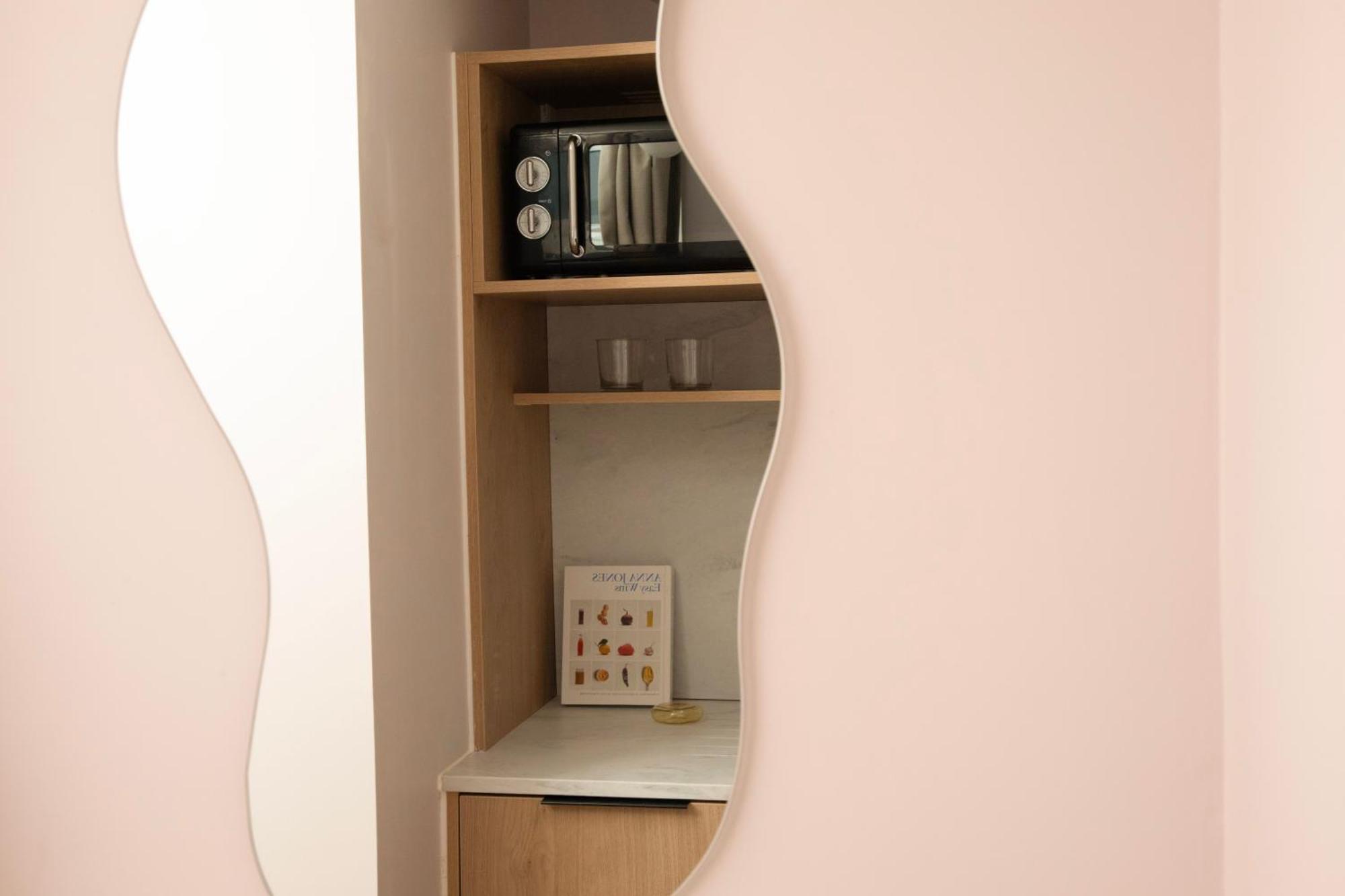 Original Studio Lower Ground Kitchenette